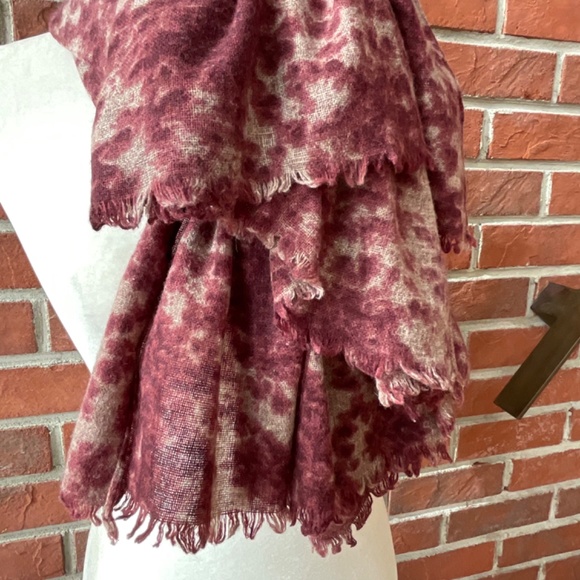 •Subtle Luxury Gemma Handmade Printed Graphic Wool Oversized Scarf Wrap … - Picture 5 of 12